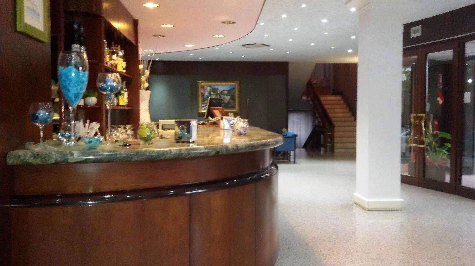 Hotel De La Ville & Centro Congressi Беневенто Экстерьер фото